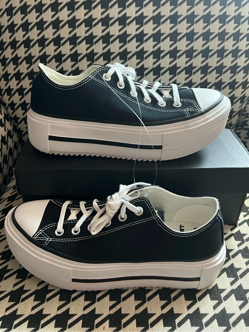 Converse Lift Double Stack OX-Size 9.5